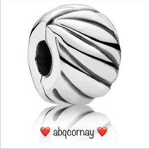 EUC Pandora 791752 Sterling Silver Feathered Clip